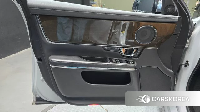 Jaguar All New XJ id 4931058 из Кореи 16