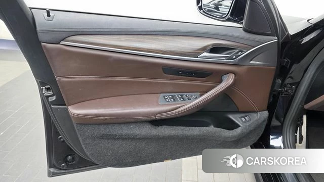 BMW 5 Series (G30) id 5042196 из Кореи 16