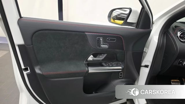 Mercedes-Benz EQA H243 id 5015804 из Кореи 16
