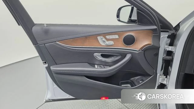 Mercedes-Benz E-Class W213 id 4982737 из Кореи 16