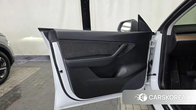 Tesla Model Y id 4721364 из Кореи 16