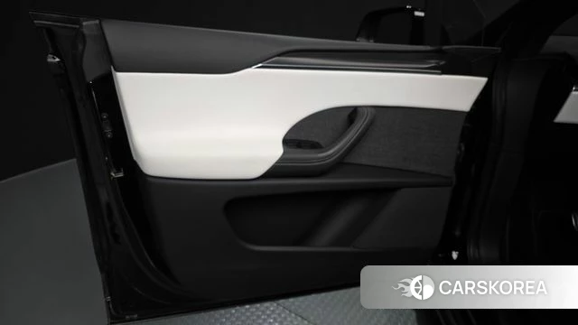 Tesla Model X id 4928796 из Кореи 16