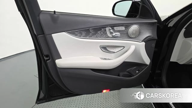 Mercedes-Benz E-Class W213 id 5021650 из Кореи 16