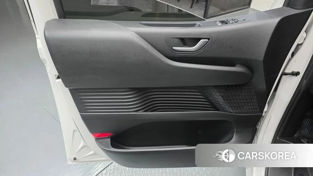 Hyundai Staria id 5002018 из Кореи 16