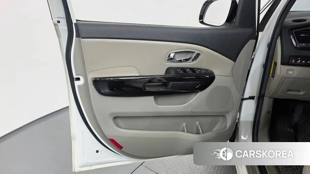 Kia The New Carnival id 5048609 из Кореи 16