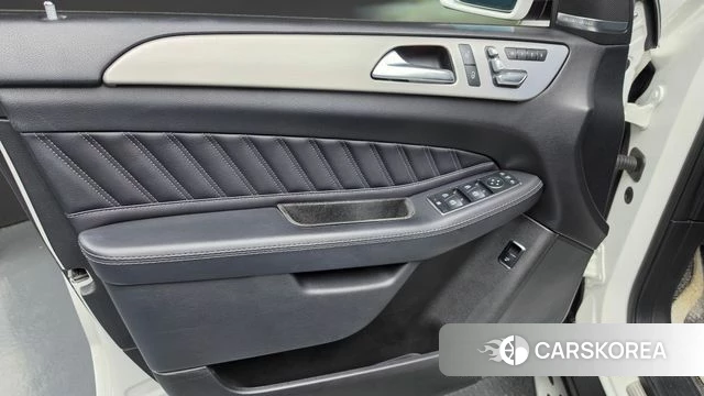 Mercedes-Benz GLE - Class W166 id 5004486 из Кореи 16