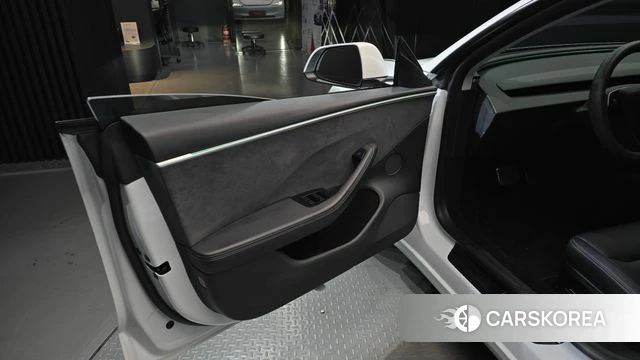 Tesla Model 3 id 4990786 из Кореи 16