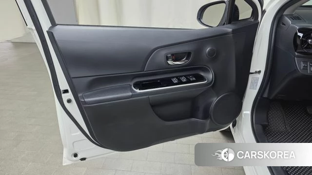 Toyota Prius C id 4993509 из Кореи 16