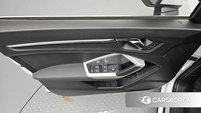 Audi Q3 (F3) id 5046984 из Кореи 16