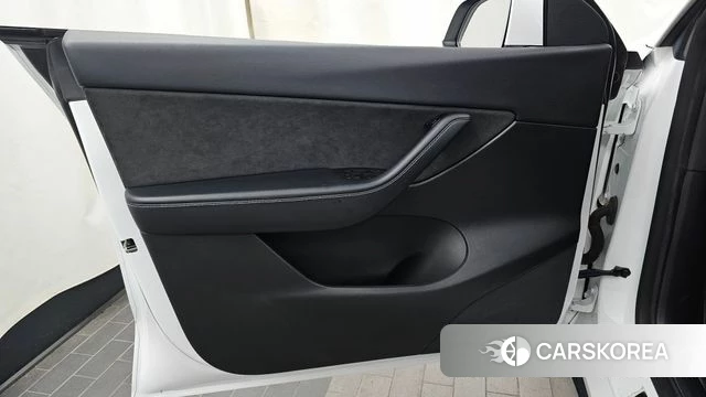 Tesla Model Y id 5047415 из Кореи 16