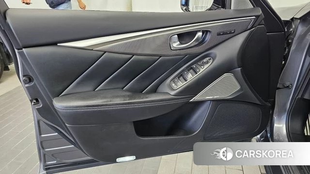 Infiniti Q50 id 4895417 из Кореи 16