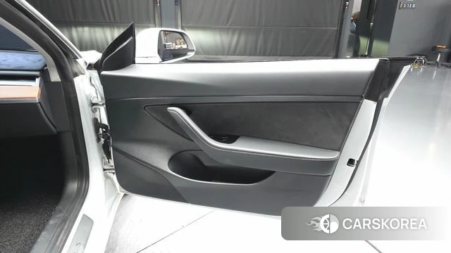 Tesla Model 3 id 4982509 из Кореи 16