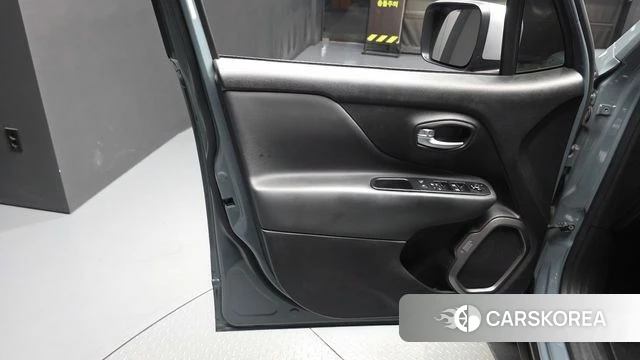 Jeep Renegade id 4988307 из Кореи 16