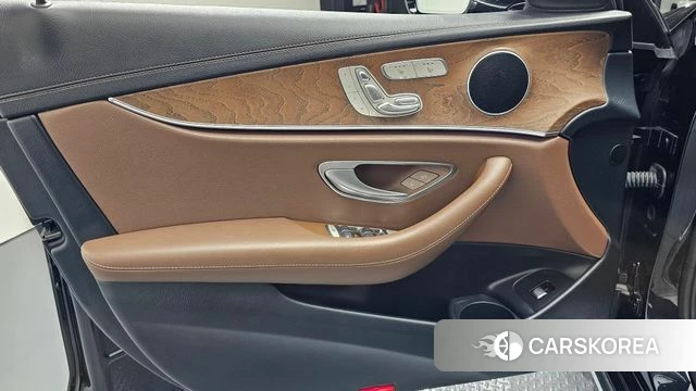 Mercedes-Benz E-Class W213 id 4992134 из Кореи 16