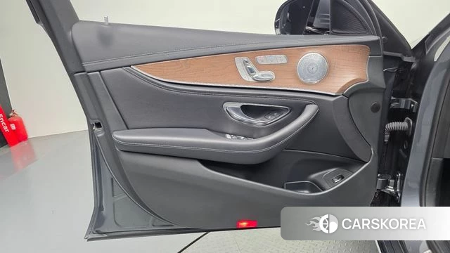 Mercedes-Benz E-Class W213 id 5035986 из Кореи 16