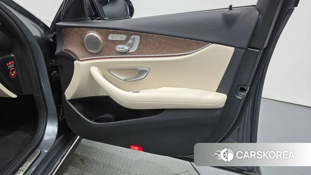 Mercedes-Benz E-Class W213 id 4981452 из Кореи 16