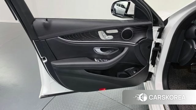Mercedes-Benz E-Class W213 id 5047729 из Кореи 16