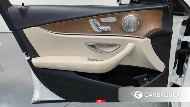 Mercedes-Benz E-Class W213 id 4997554 из Кореи 16