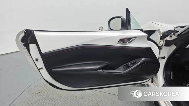 Mazda MX-5 MIATA id 4918733 из Кореи 16