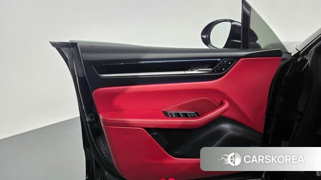 Porsche Makan EV id 5045519 из Кореи 16