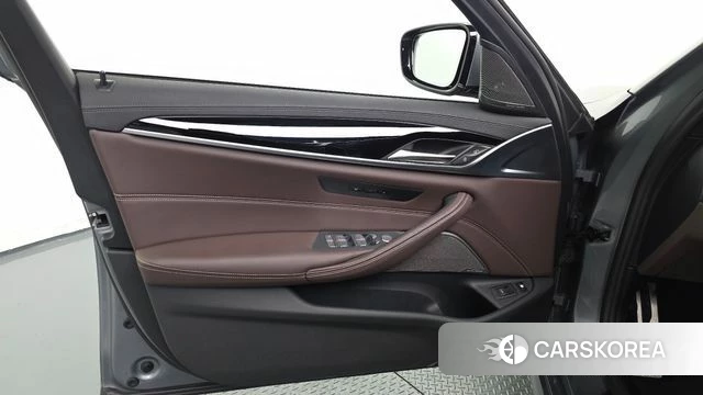 BMW 5 Series (G30) id 4942231 из Кореи 16