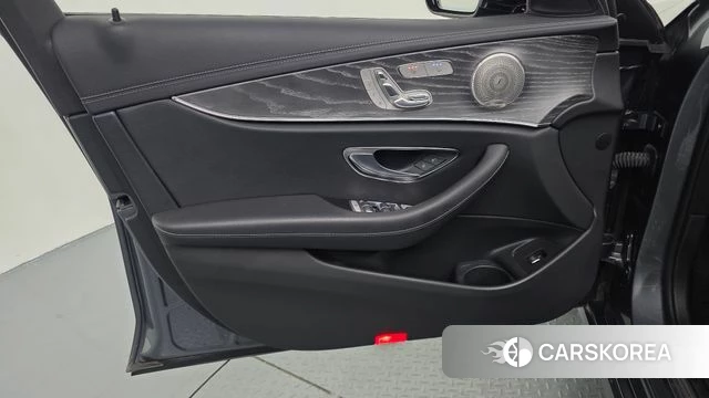 Mercedes-Benz E-Class W213 id 5046985 из Кореи 16
