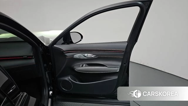 Genesis GV70 id 4921441 из Кореи 16
