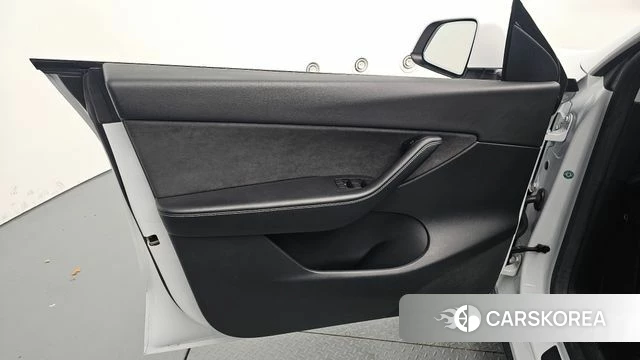 Tesla Model Y id 5040842 из Кореи 16