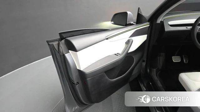 Tesla Model Y id 4782916 из Кореи 16
