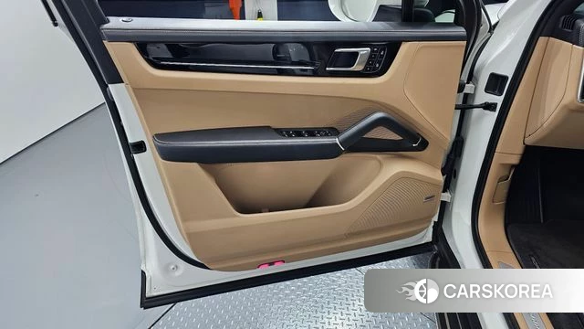 Porsche Cayenne (PO536) id 5003765 из Кореи 16