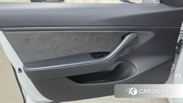 Tesla Model 3 id 4770008 из Кореи 16