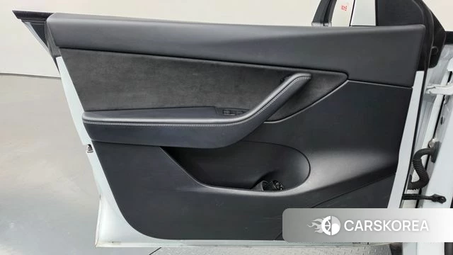Tesla Model Y id 4986418 из Кореи 16