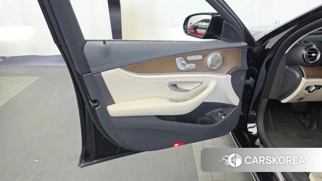Mercedes-Benz E-Class W213 id 4958309 из Кореи 16