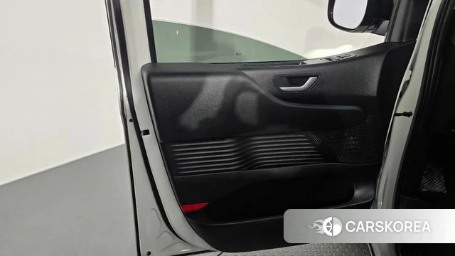 Hyundai Staria id 4757430 из Кореи 16