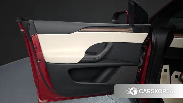 Tesla Model X id 4928539 из Кореи 16
