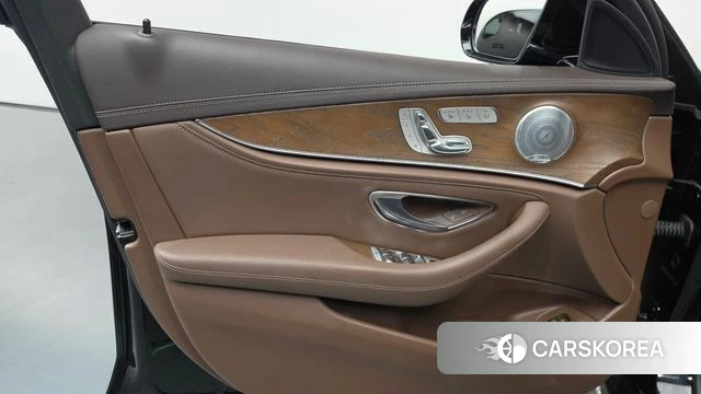 Mercedes-Benz E-Class W213 id 4943540 из Кореи 16