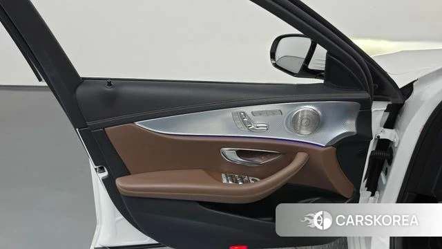 Mercedes-Benz E-Class W213 id 5022716 из Кореи 17