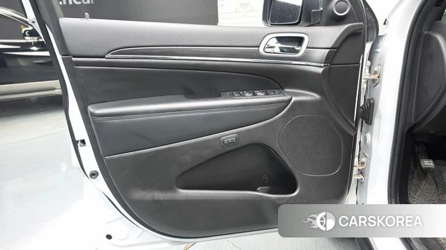 Jeep Grand Cherokee id 5034733 из Кореи 16