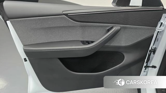 Tesla Model Y id 4940796 из Кореи 16