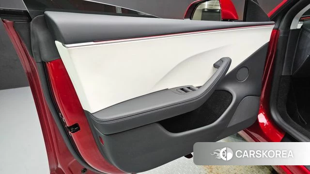 Tesla Model 3 id 4916439 из Кореи 16