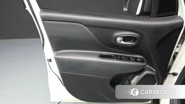 Jeep Renegade id 4661794 из Кореи 16