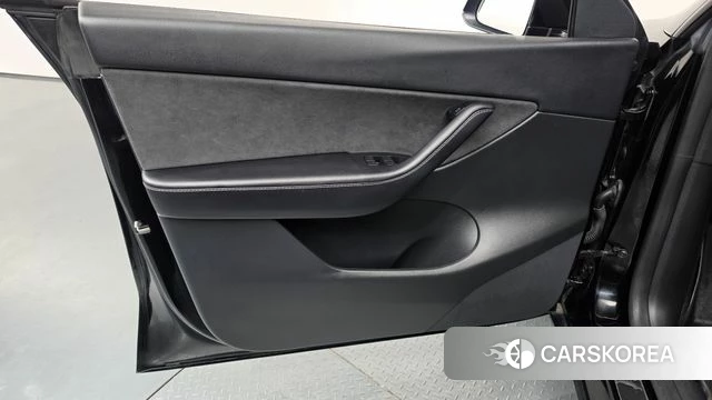 Tesla Model Y id 4951431 из Кореи 16