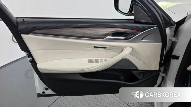 BMW 5 Series (G30) id 4992767 из Кореи 16