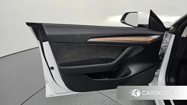 Tesla Model 3 id 4763878 из Кореи 16