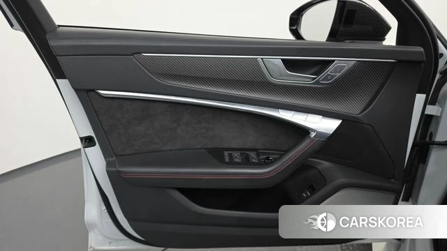 Audi RS6 (C8) id 4636896 из Кореи 16
