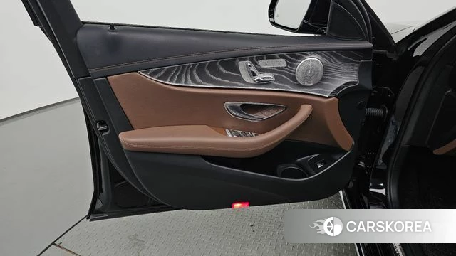 Mercedes-Benz E-Class W213 id 5027265 из Кореи 16
