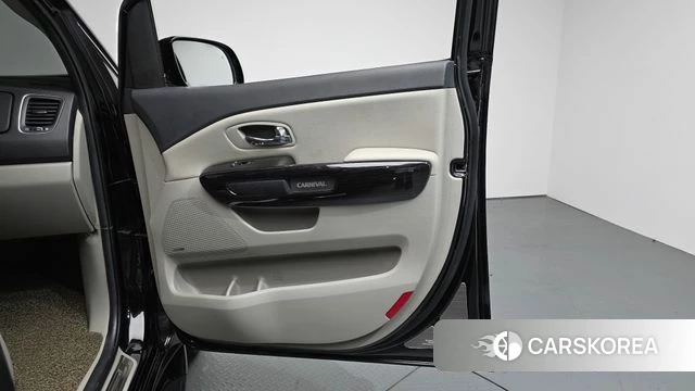 Kia The New Carnival id 5035583 из Кореи 16