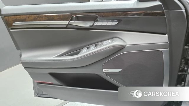 Genesis G90 id 4543215 из Кореи 16