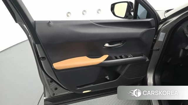 Lexus UX250h id 5033686 из Кореи 16