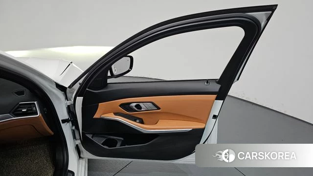 BMW 3 Series (G20) id 4950718 из Кореи 16